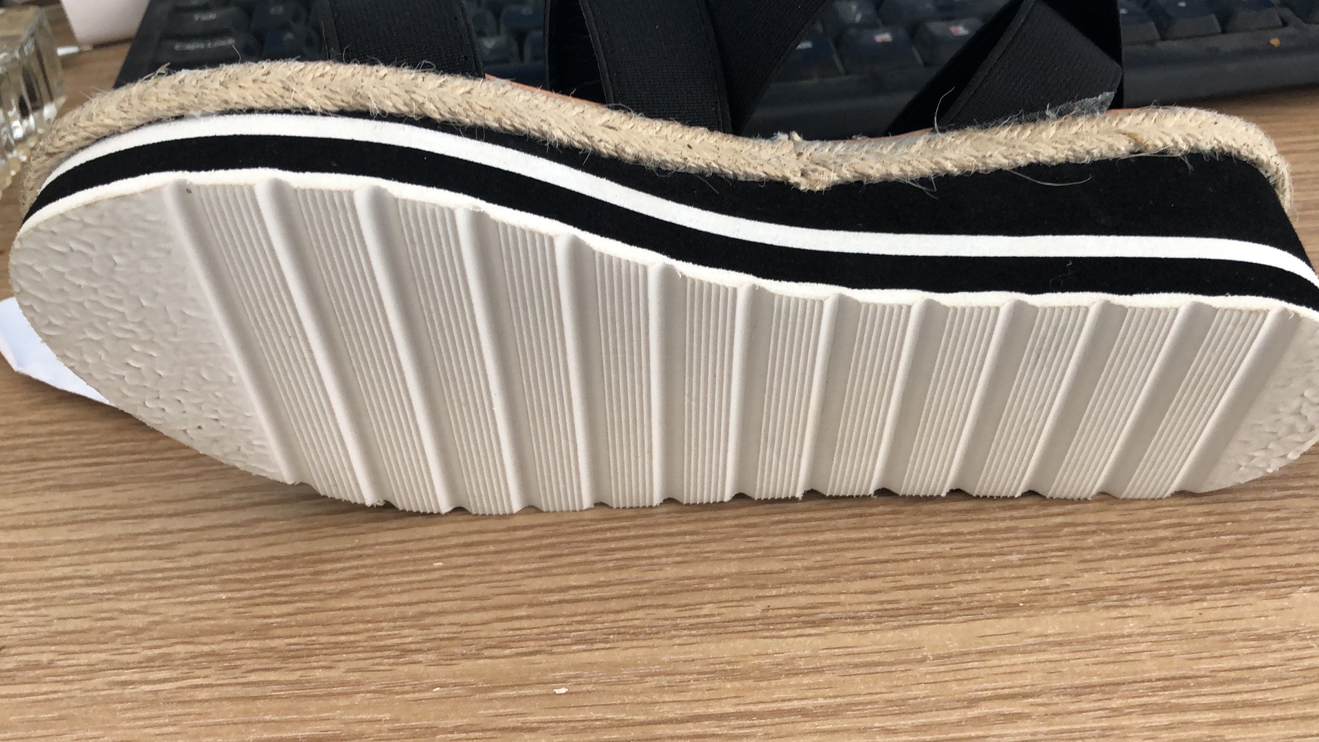 2020 summer European and American new style wedge heel sandals, large size thick-soled solid color fish-mouth shoes made of hemp rope, size 43 for export wholesale undefined