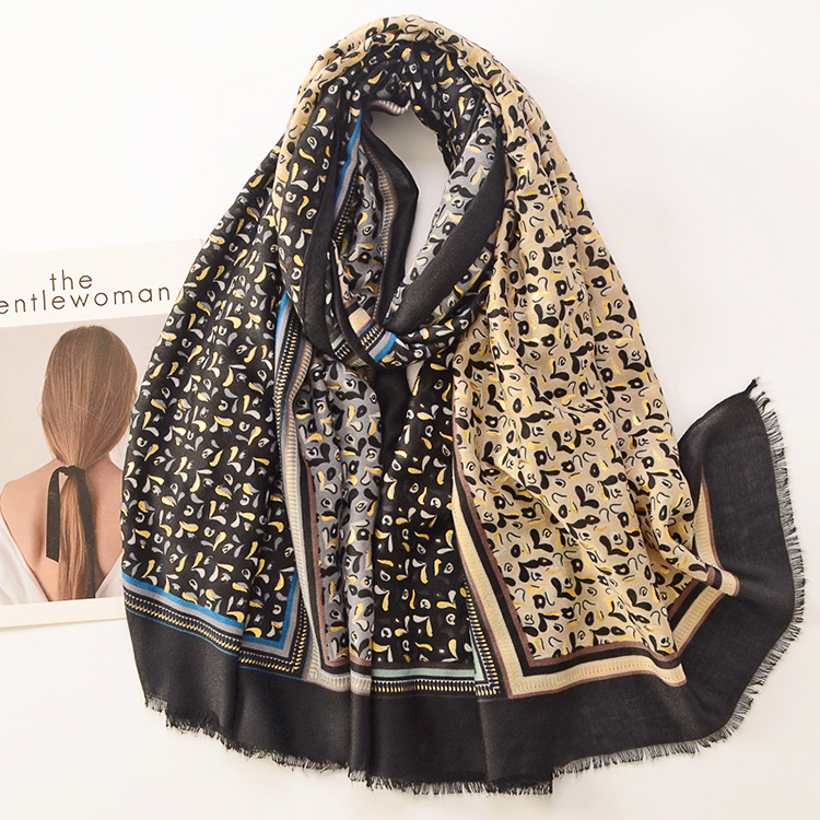 Otoño e Invierno nueva bufanda de satén de algodón suave bufanda de seda de algodón y lino cuatro rompecabezas dorado chal de protección solar bufanda caliente