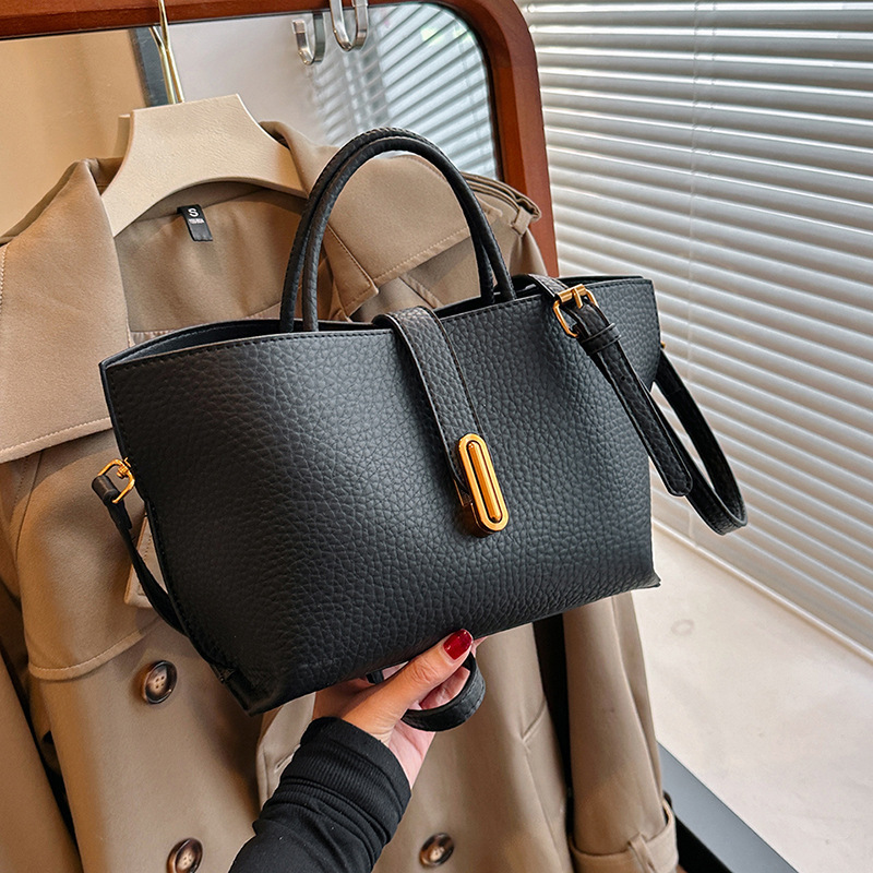 Cross-Border High-Quality Large Handbag for Women 2025 New Versatile Commuter Letter Bag Simple Shoulder Crossbody Bag