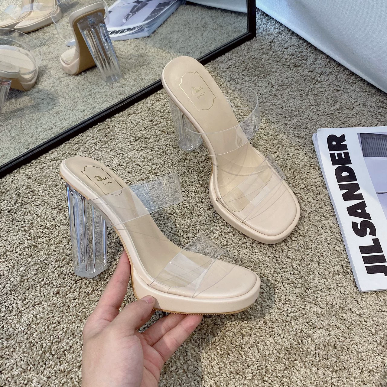 Французские женские стильные прозрачные сандалии на высоком каблуке телесного цвета 2023 летние новые стильные тапочки на высоком каблуке с юбкой для маленьких