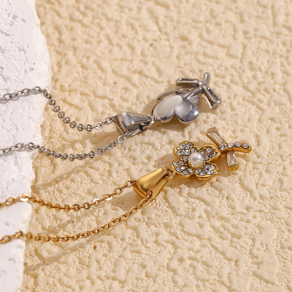 Zircon Inlaid Flower Pendant Stainless Steel Necklace