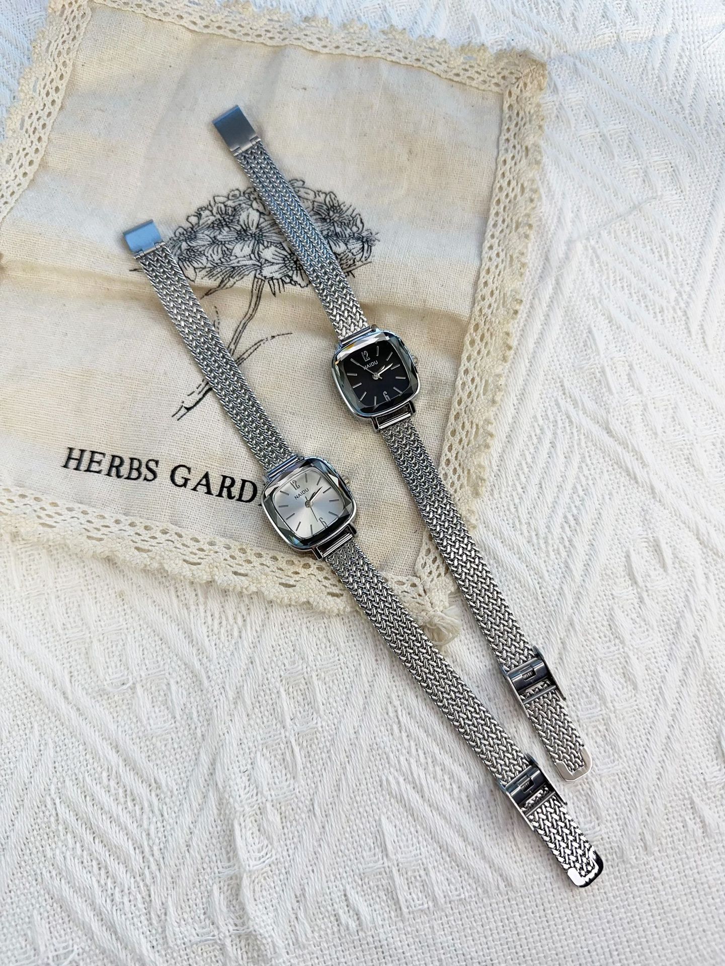 35g Weight Ordinary Glass Mirror Material Imitation Leather Strap Material Watch Classification Pointer Display Type Folding Buckle Buckle Style Square Dial Shape Casual, Daily Occasion Quartz Movement Solid Color Pattern Women's Gender Classic Style Style Classic Style Solid Color Folding Buckle Quartz Watch Women's Watches 8