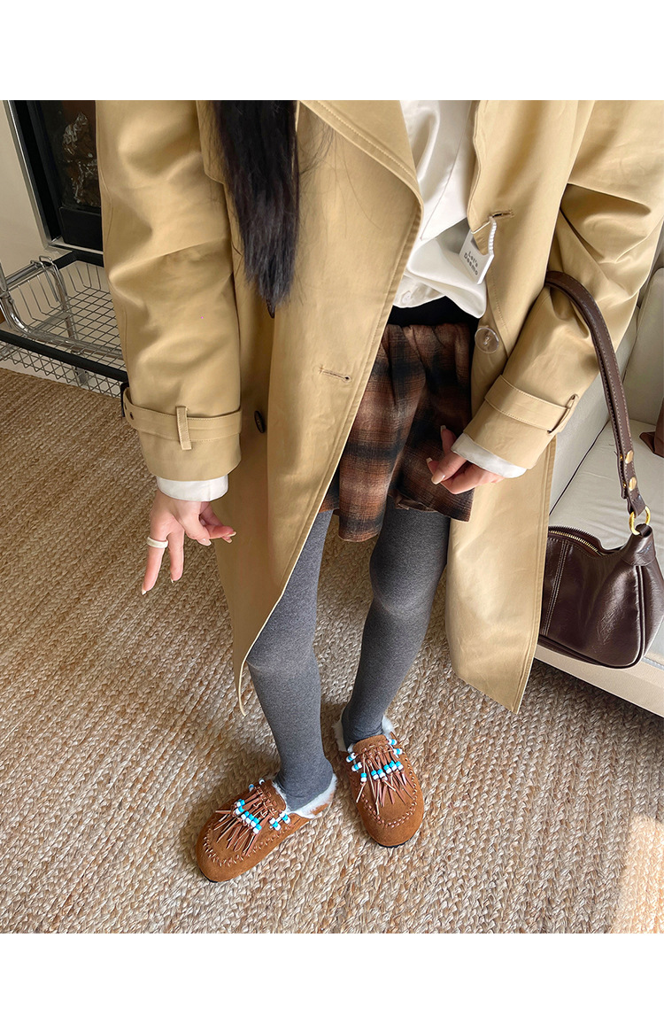 Guốc lười lông dày nữ mũi tròn kiểu Birkenstock có tua rua và hạt — màu nâu chi tiết 9