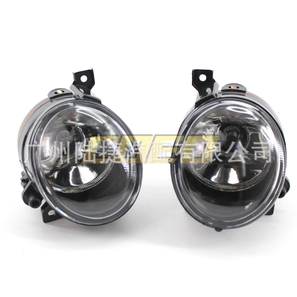 Suitable for 05-09 Volkswagen Sagitar Jetta MK5 Golf 5GTI fog lamp bar lamp 1T0941699D