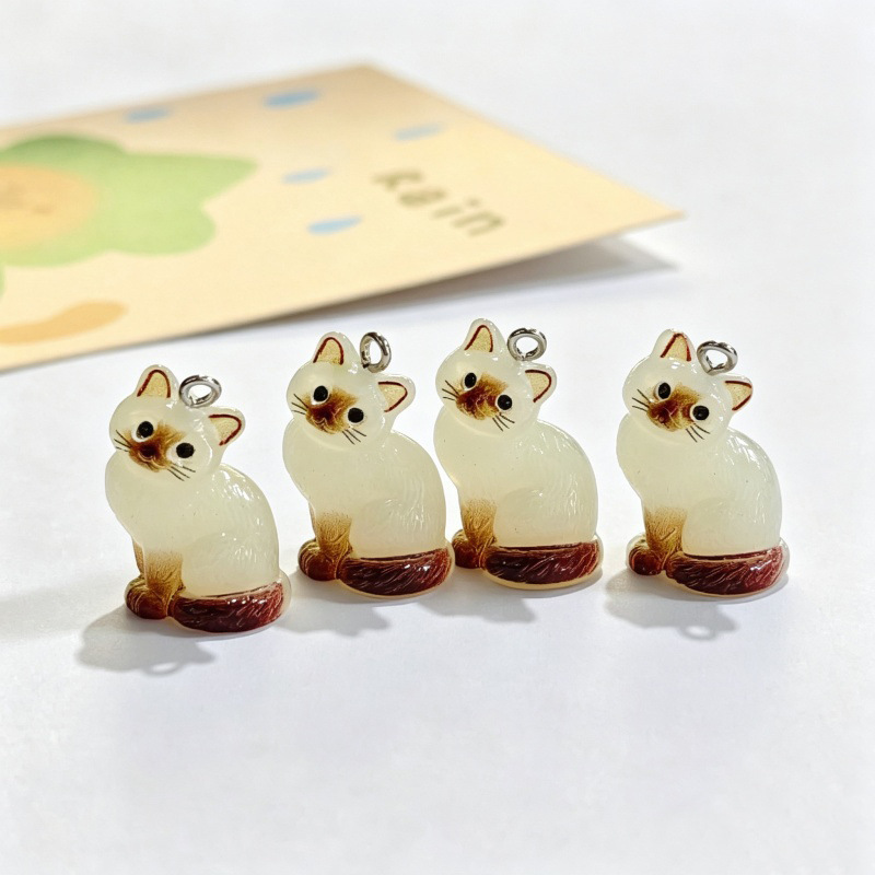 Resin Cute Luminous Siamese Cat Animal Ornament Pendant DIY Cat Pet Earring Necklace Keychain Accessories Resin Cute Luminous Siamese Cat Animal Ornament Pendant DIY Cat Pet Earring Necklace Keychain Accessories