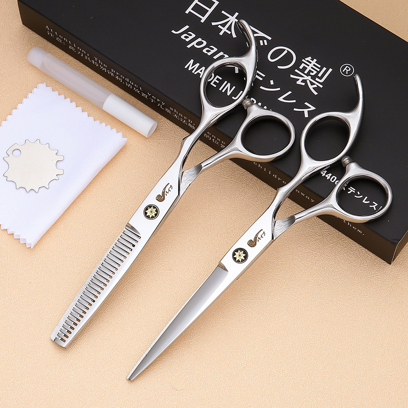 Japanese Pipe 440C Chubby Curved Scissors Five-Piece Set Authentic Japanese Hairdressing Scissors Set Metal Shock Absorber Bearing Japanese Pipe 440C Chubby Curved Scissors Five-Piece Set Authentic Japanese Hairdressing Scissors Set Metal Shock Absorber Bearing