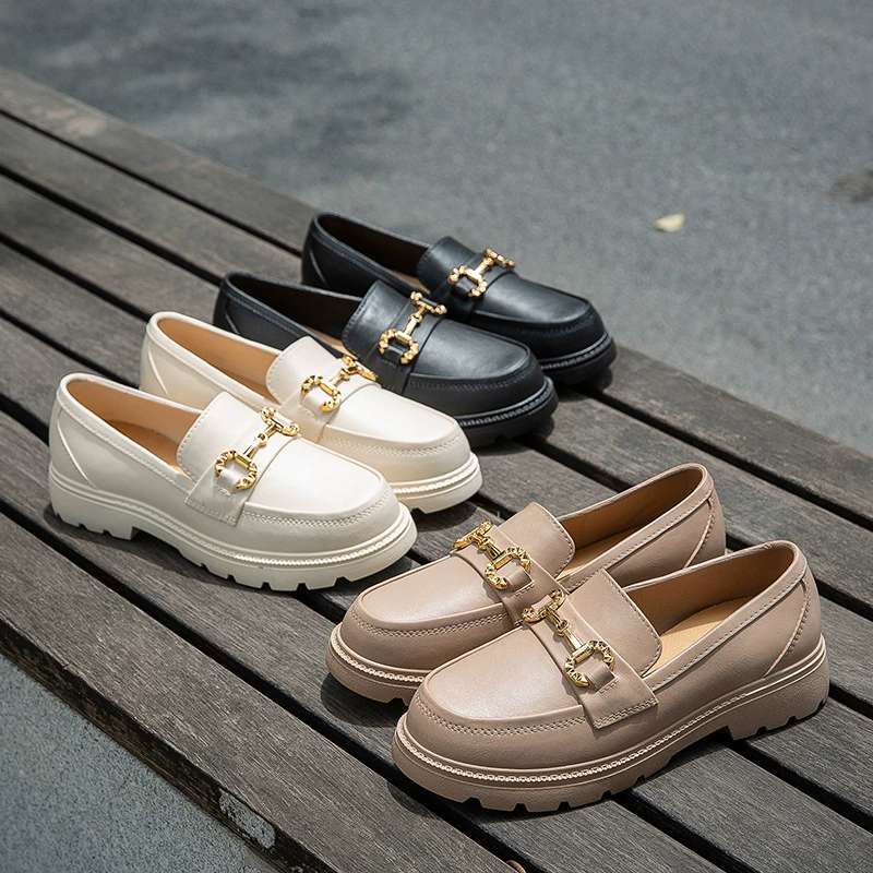 2022 новые Мокасины Весна-Осень Мокасины в британском стиле ретро с маленькой золотой пряжкой и круглой головкой из ПВХ на платформе с педалями