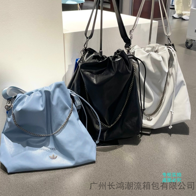 High-End Version of Adidas Originals 26Th Summer Large-Capacity Casual Sports Shoulder Bag and Crossbody Bag for Men and Women High-End Version of Adidas Originals 26Th Summer Large-Capacity Casual Sports Shoulder Bag and Crossbody Bag for Men and Women