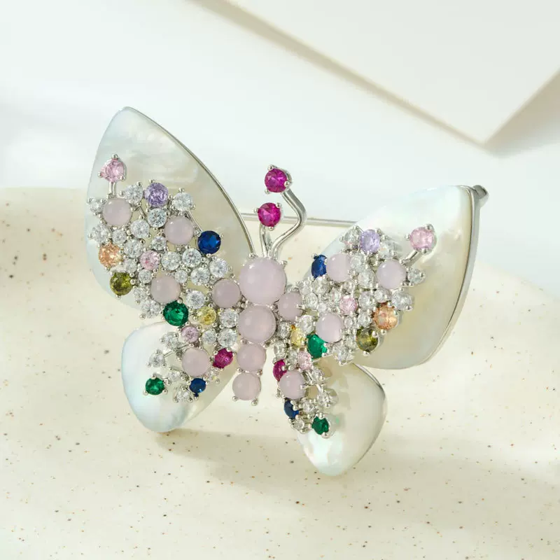 原创设计天然贝母蝴蝶胸针铜合金微镶锆石高级感衣饰胸花新款别针