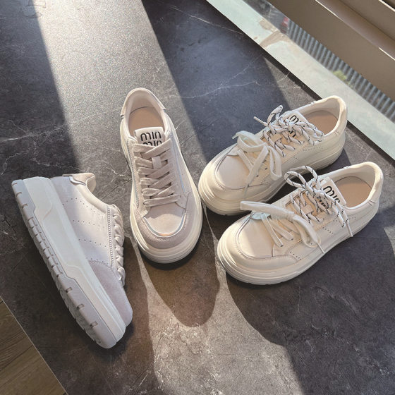 Suction film bottom leather women's shoes 2024 autumn new thick bottom Joker sneaker casual white shoes women's fashion skate shoes