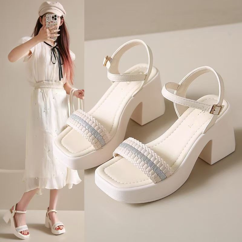 Red popularidad explosiva con falda de tacones altos sandalias de tacones gruesos para mujeres 2026 nuevo verano dulce mujer no cansada zapatos de pies para mujeres