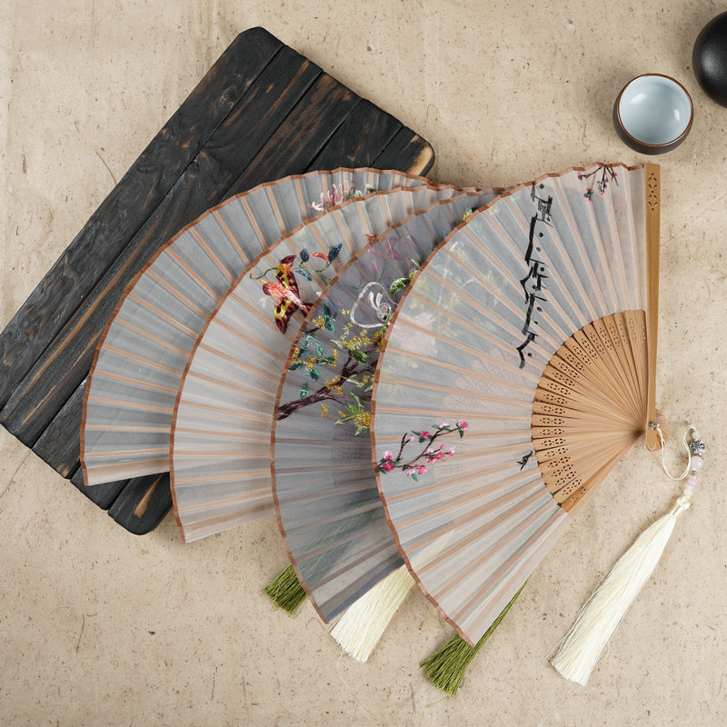 Suzhou Embroidery Folding Fan Women's Antique Cheongsam Yuzhu Silk Chinese Style Silk Folding Small Fan Suzhou Embroidery Fan