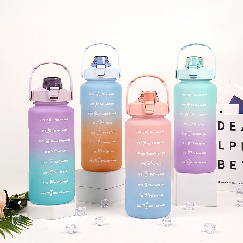 新しいクロスボーダー Amazon 大容量グラデーションプラスチックカップ 2L スポーツシンプルな高価値アウトドアウォーターカップケトル|undefined