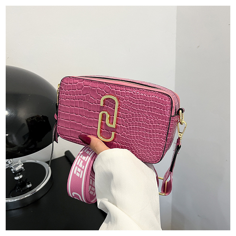 Bolso bandolera de moda de comercio exterior transfronterizo de moda europea y americana 2025 nuevo estilo casual cinturón ancho de hombro pequeño bolso cuadrado femenino