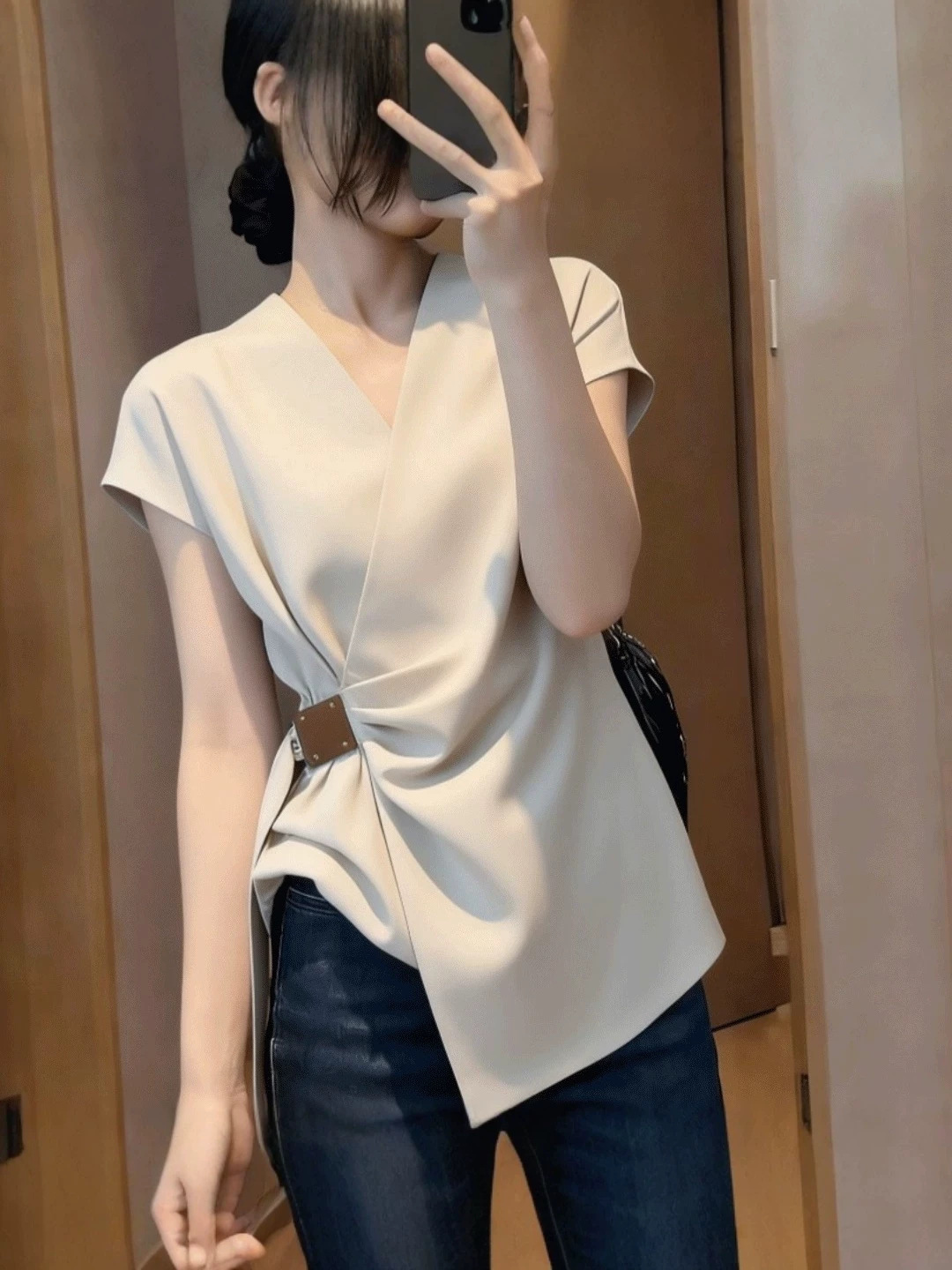 Áo thun ngắn tay cổ chữ V phong cách Pháp, thiết kế thắt eo tôn dáng — màu mơ