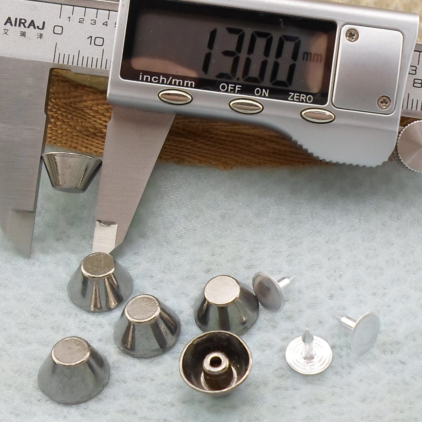 （合金）13MM金属压铸水桶撞钉 包包底托固定装饰圆柱平顶铆钉