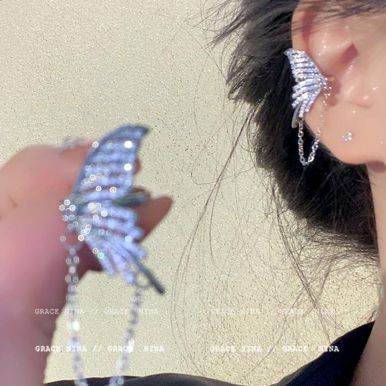 Sophisticated small design fashionable elegant universal ear clips