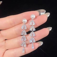 日韓の新型ジルコンのフリンジのイヤリングの女性の気質は長くて痩せています。