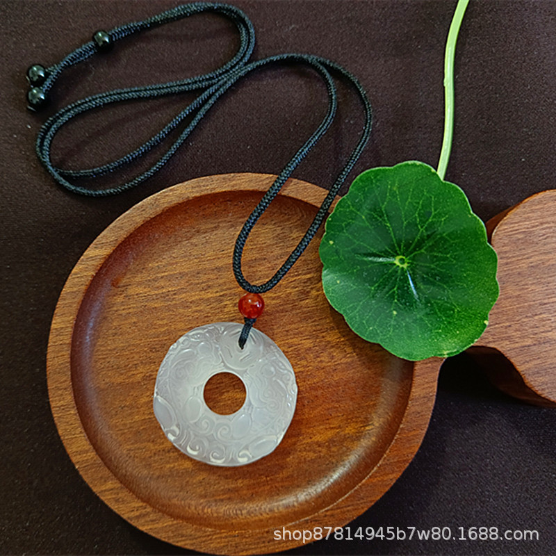 화이트 칼세도니 더블 Pixiu 안전 버클(심플한 블랙 로프 포함)