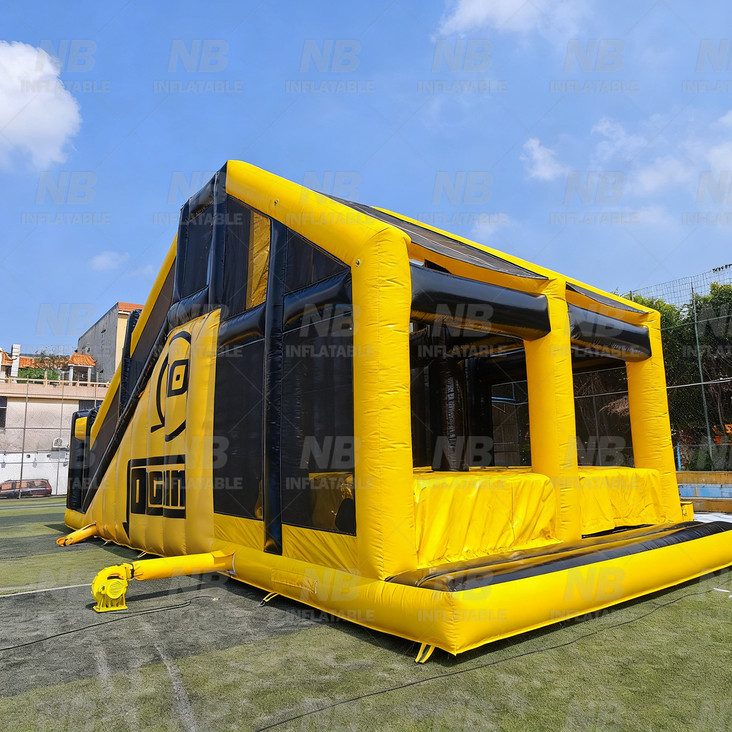 inflables traviesos castillo parque deslizante al aire libre trampolín barreras para pasar el centro comercial establecimiento de actividades para niños