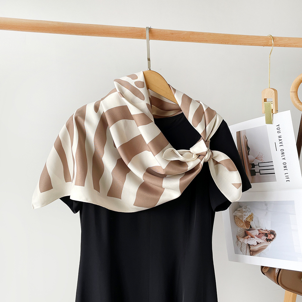 Damen Quadratisches Seidentuch Mit Zebra-muster Als Hijab_voghion.com