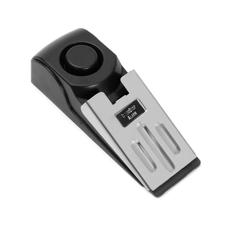 新型ホテルのドアが防犯警報器をブロックしています。|undefined