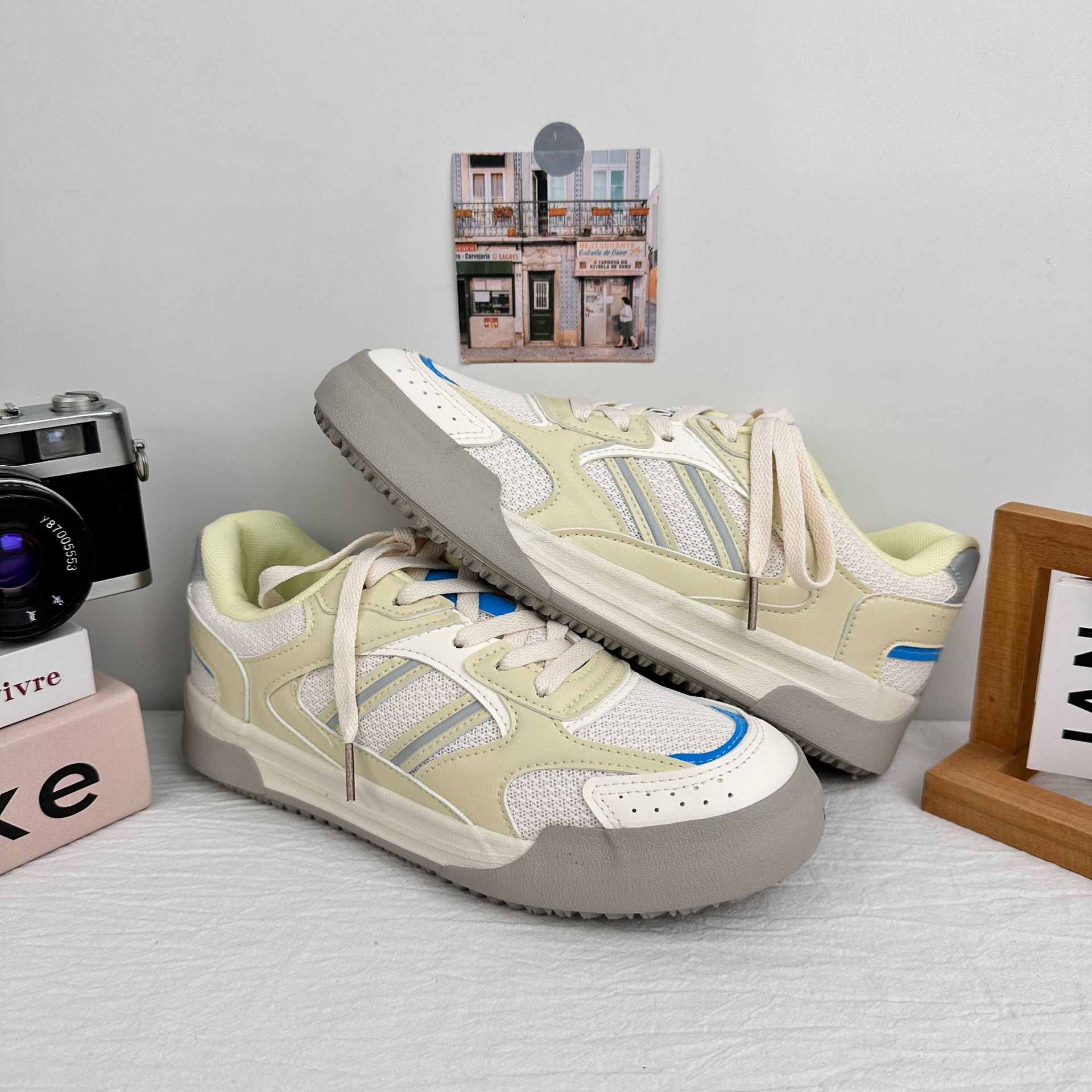 Zapatos de hombre Yuanbo 2025, nuevos zapatos de verano respirables de malla, zapatos deportivos casuales, zapatos de skate, zapatos de nicho, zapatos de moda cool