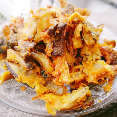 Vegetable flour-wrapped store-fried enoki mushrooms, lotus root, crispy fish scale powder, soft-fried shrimps, household bagged vegetable flour-wrapped