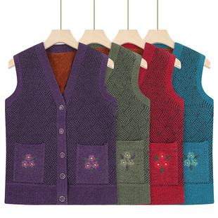 Middle-aged and elderly women's clothing autumn and winter warm fleece-lined vest 2023 new mother's knitted embroidered top vest