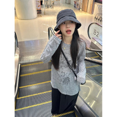アメリカのレトロな灰色の長袖の日焼け止めtシャツの女性の夏の小さい人はゆったりしています。