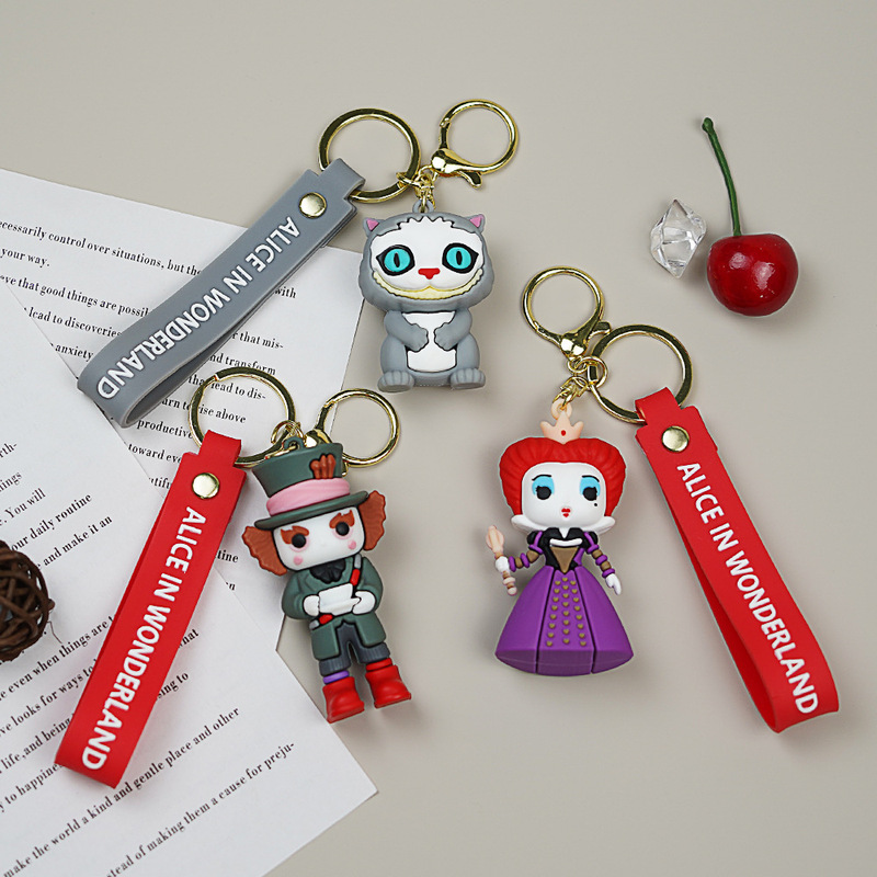 Creative Cartoon Alice in Wonderland Keychain Anime Simulation Red Queen Doll Pendant Car Keychain Creative Cartoon Alice in Wonderland Keychain Anime Simulation Red Queen Doll Pendant Car Keychain