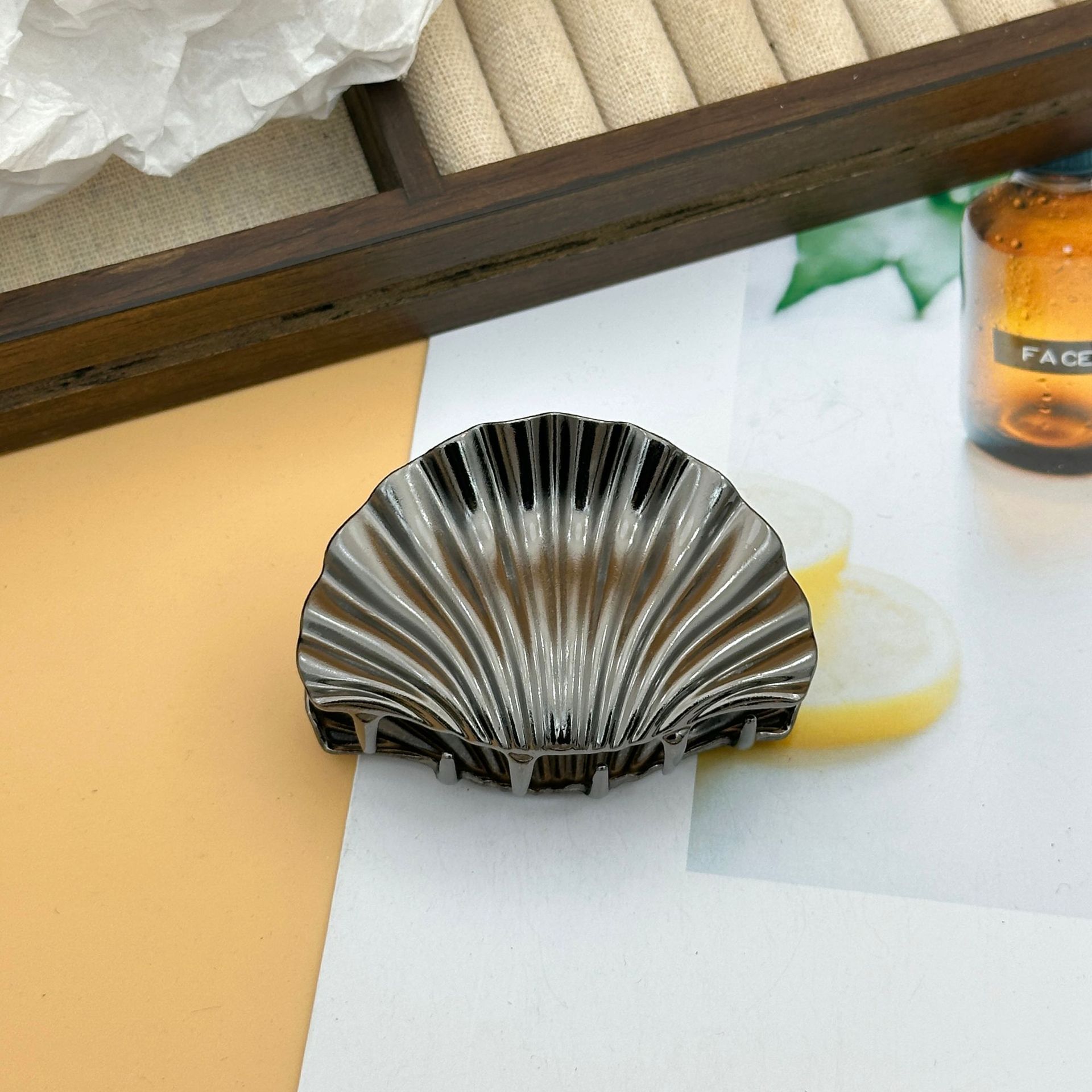 国境を越えた貝殻ヘアピン金属後頭部クリップ欧米風環境保護ヘアピン個性ネット紅風頭飾りサメクリップ