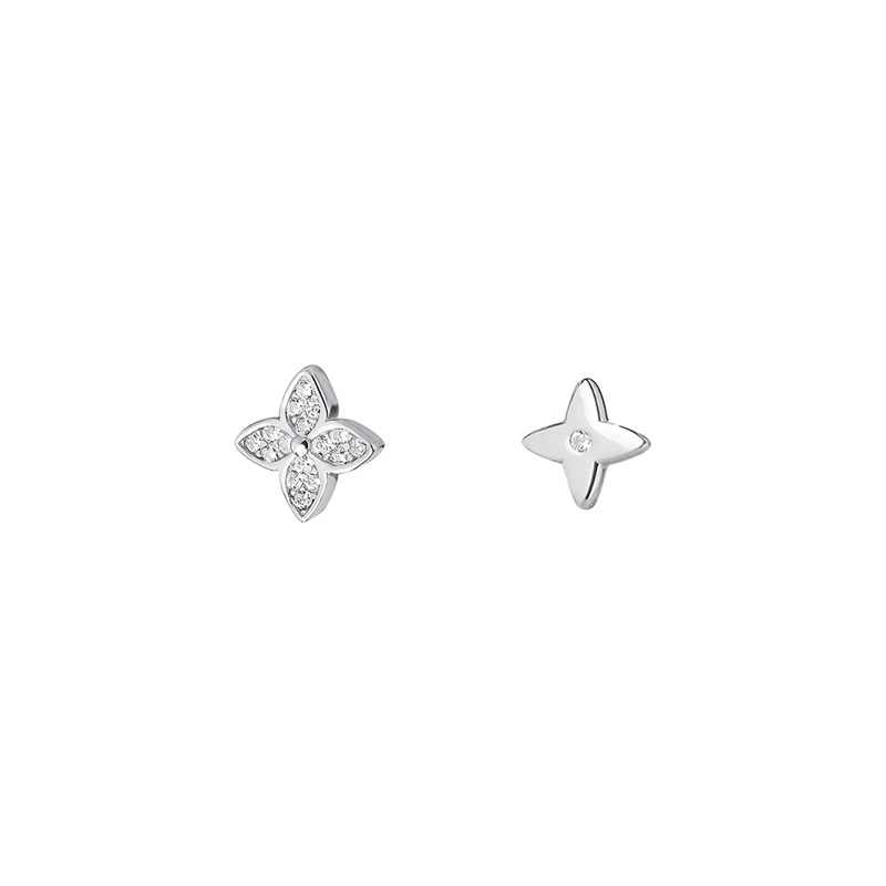 Sterling Silver Four Leaf Clover Stud Earrings Minimalist Style_voghion.com