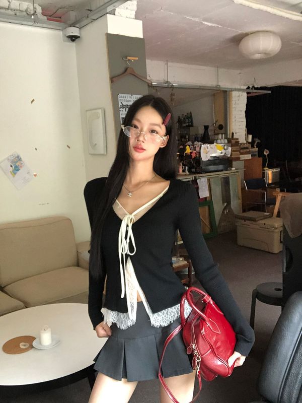 黑色辣妹风蕾丝拼接绑带假两件撞色打底衫女春季新款显瘦长袖上衣|undefined