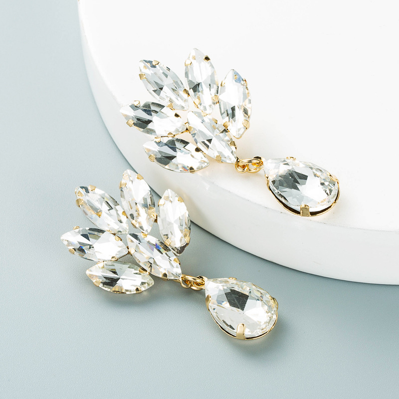Korean Multi-layer Alloy Diamond-studded Flower High-end Glass Diamond Earrings Super Flash Earrings display picture 5