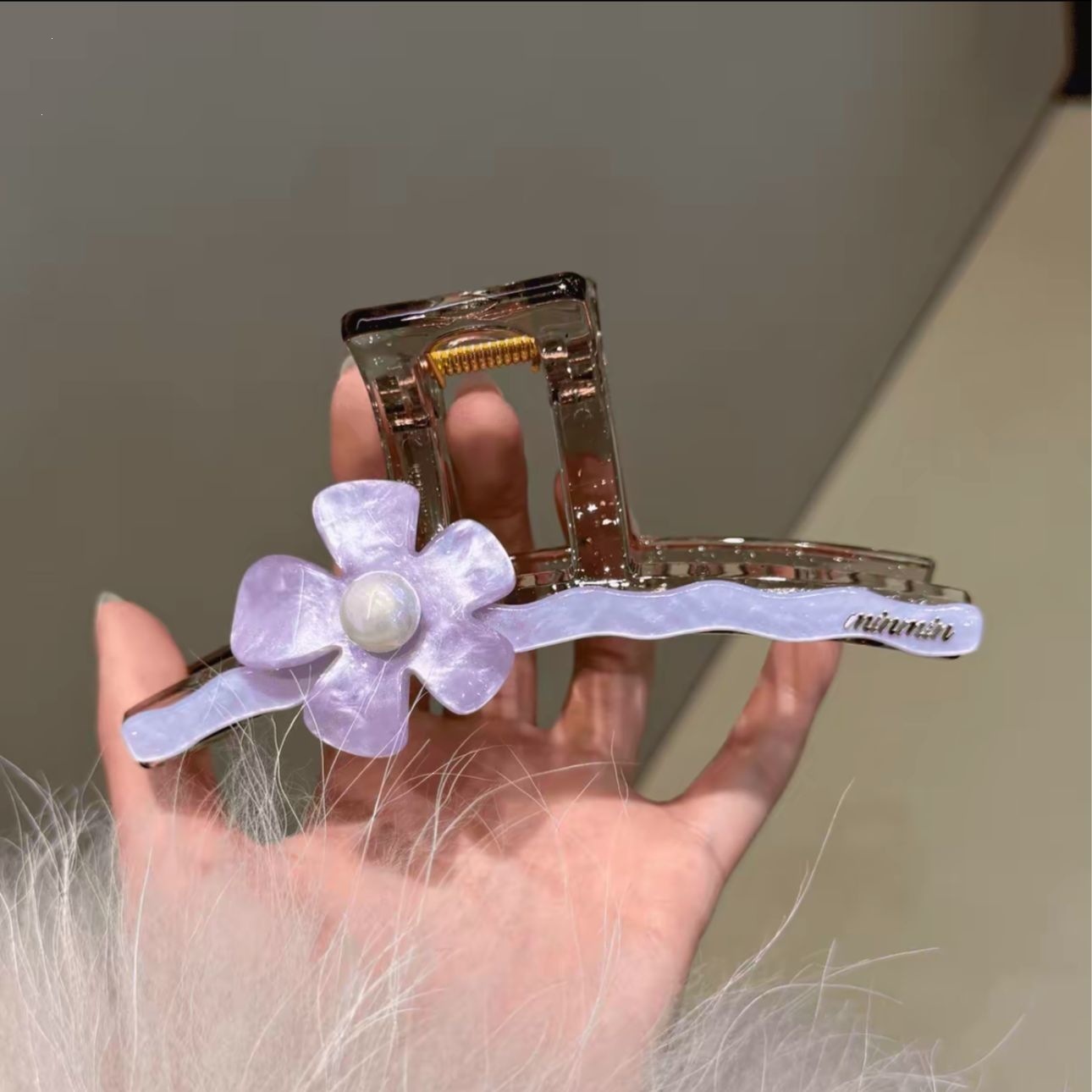 2026 nuevo clip de cabello ondulado clip de cabello de tiburón grande clip de cabello de mujer detrás de la cabeza de alta sensación clip de cabello accesorios para el cabello