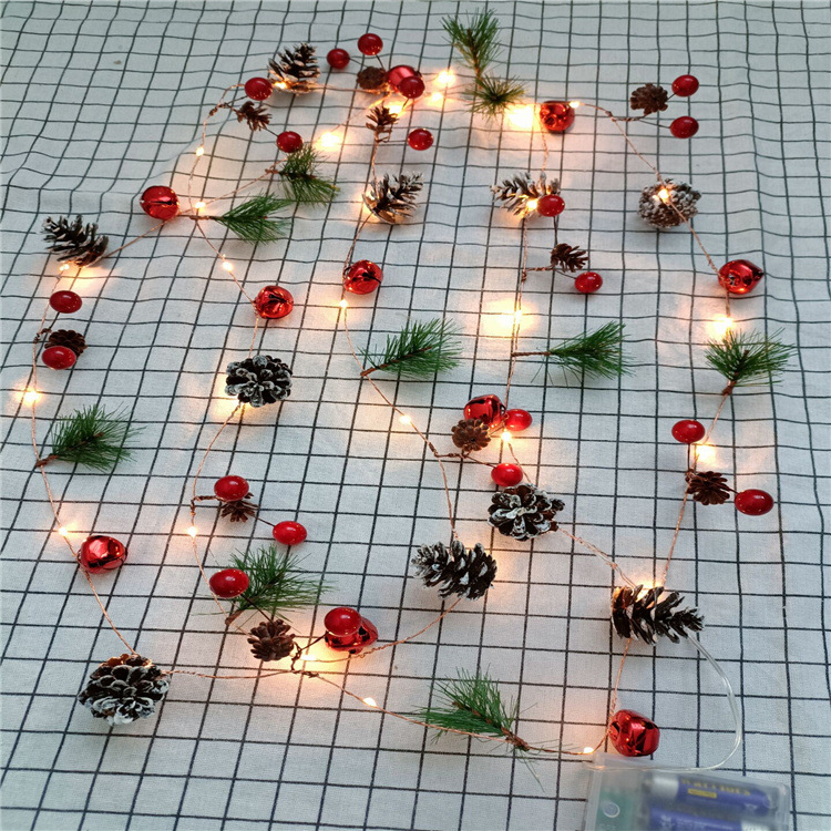 LED Pino cono luz cadena pequeña Morera fruta tirar bandera Navidad Pino cono cadena luz Pino aguja campana alambre cobre luz Nuevo cono de pino Luz