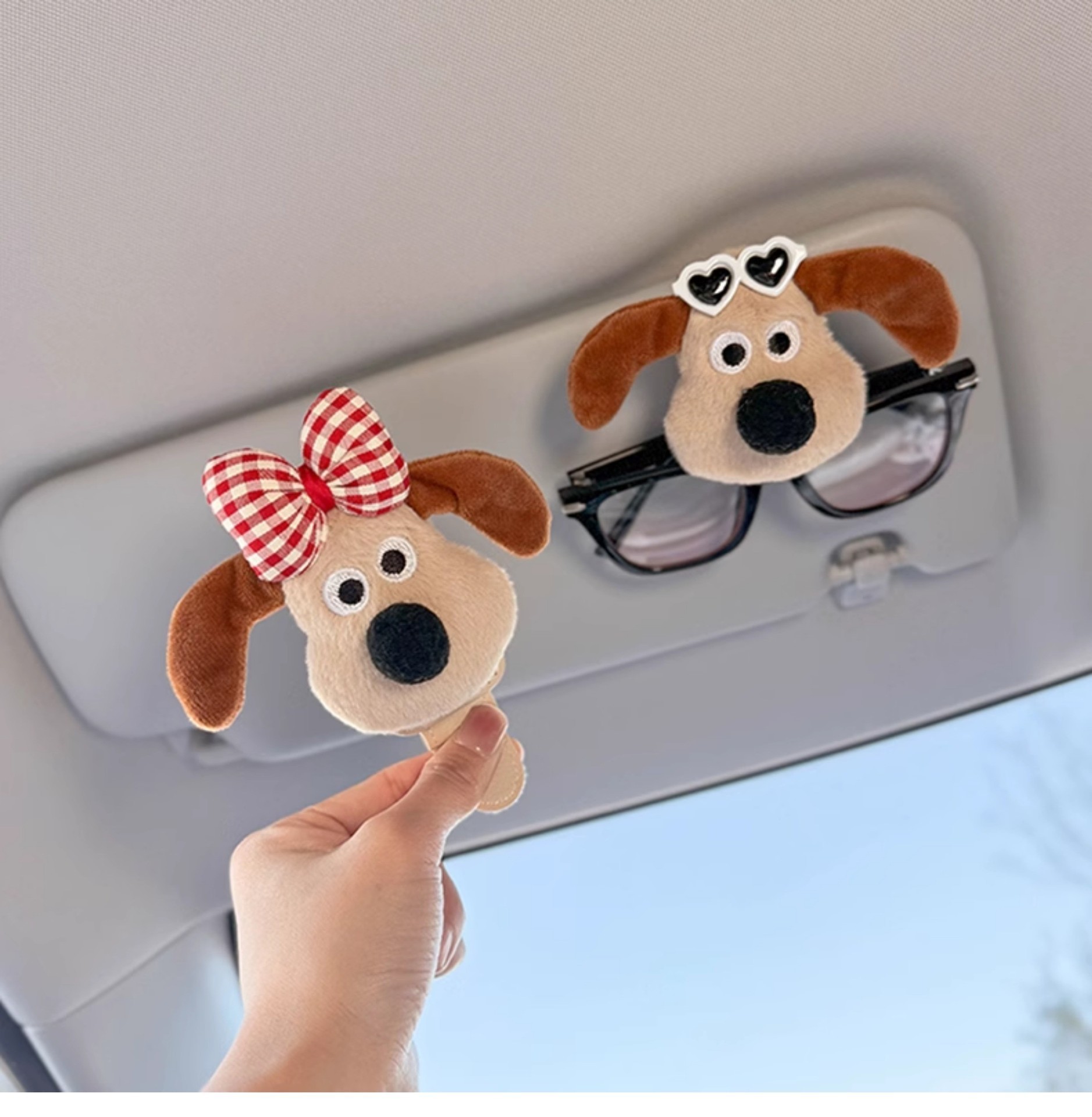 Car-Mounted Glasses Clip for Use in the Car, Sunglasses Holder, Sun Visor Magnetic Clip, Cute Decorative Accessory for Women