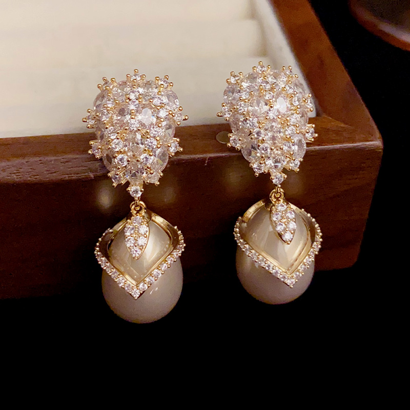 Orecchini da donna in stile francese leggero e lussuoso con perle di champagne e zirconi, stile scintillante ed elegante con qualità elevata_voghion.com