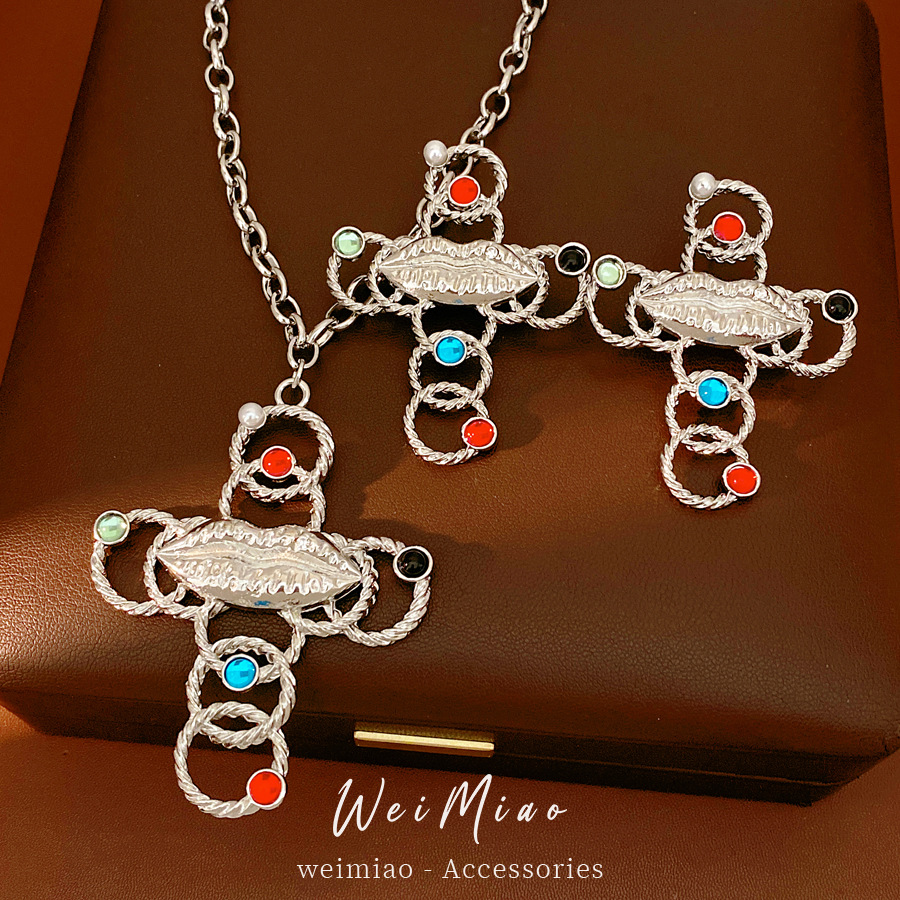 Resina labios cruz collar de perlas personalidad nicho exagerado cadena de suéter de lujo ligero conjunto de joyería de lujo mujer