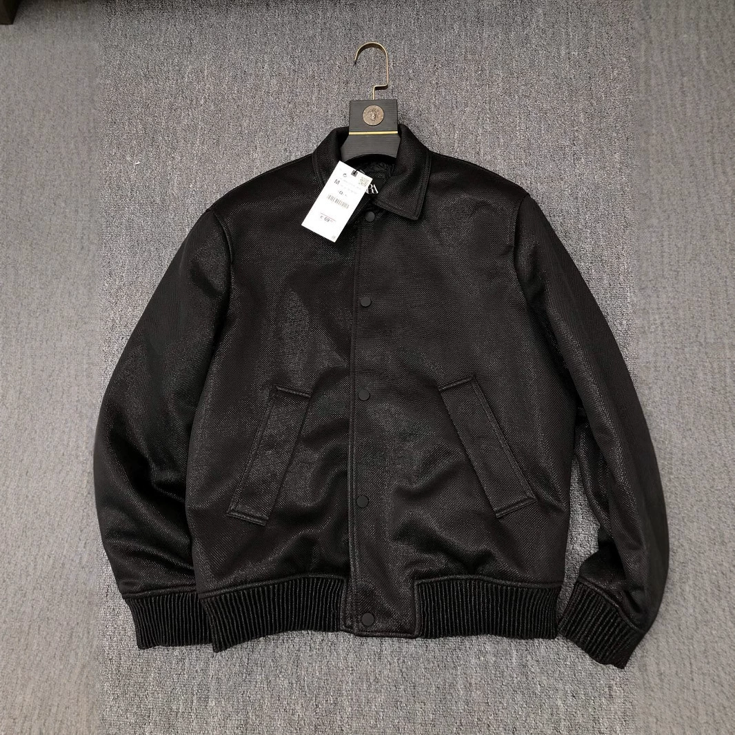 Притязанная куртка ( quilted jacket) - по смыслу стеганая куртка