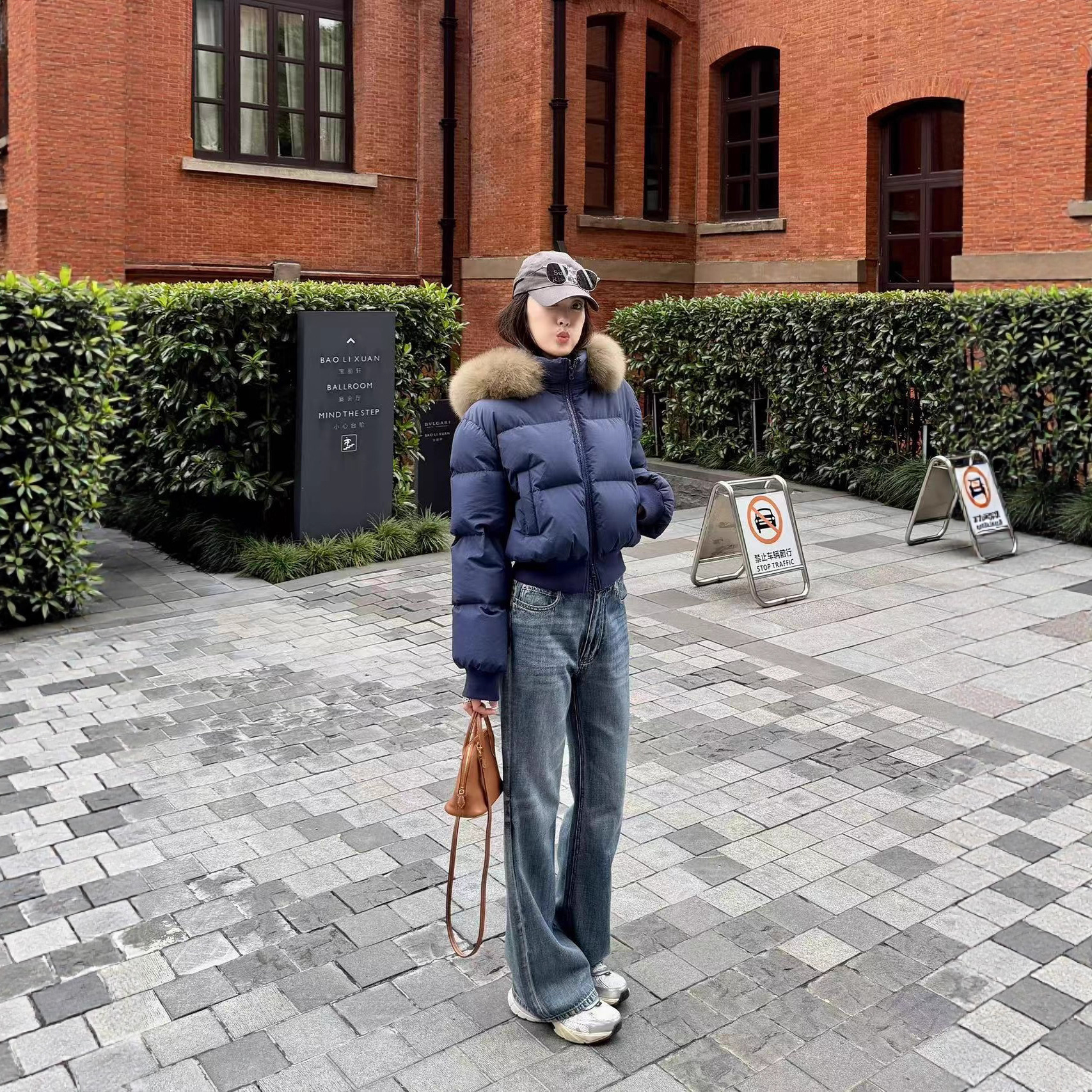 Snow Elf down Jacket Waist Large Fox Fur Collar Short 90 White Duck down Women's 2025 Winter New Small Jacket