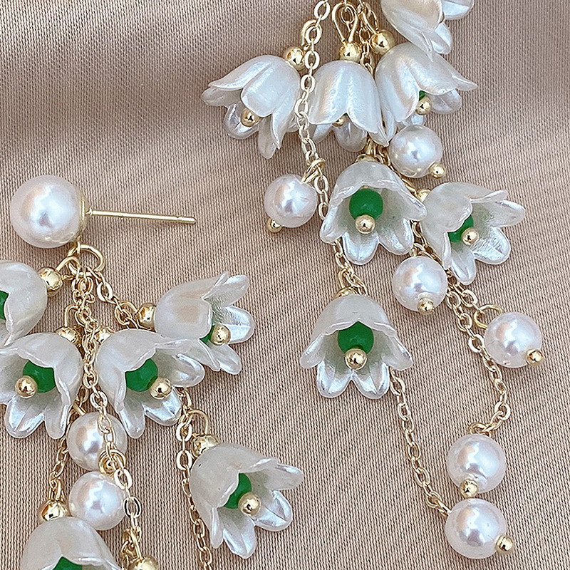 Fashion Pearl Lily Of The Valley Flower Tassel Alloy Drop Earrings display picture 3