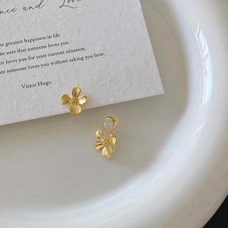 "Dangui" Golden Flower Ear Stud Silicone Ear Clip Women's New Small and Exquisite Elegant Earrings Earrings