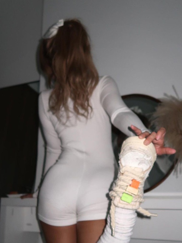 V-neck cotton bodysuit - Image 2
