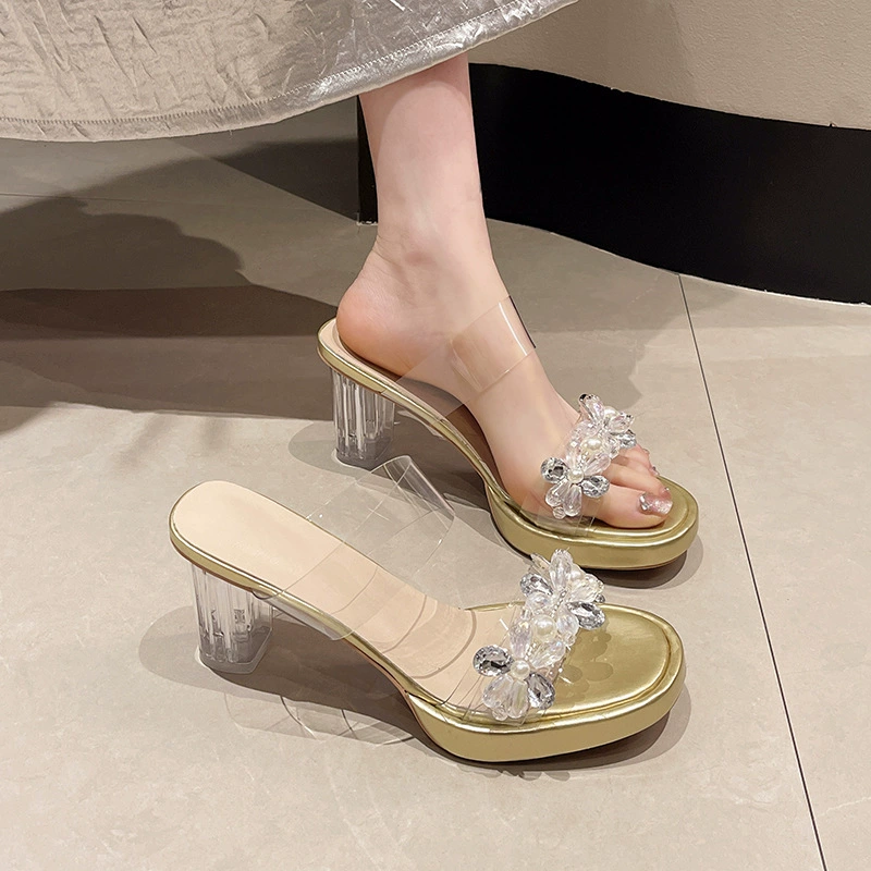 Летние новые женские босоножки на высоком каблуке с жемчужным декором, прозрачный ремешок, большие размеры, европейско-американский стиль, 2025 год, для внешней торговли.
