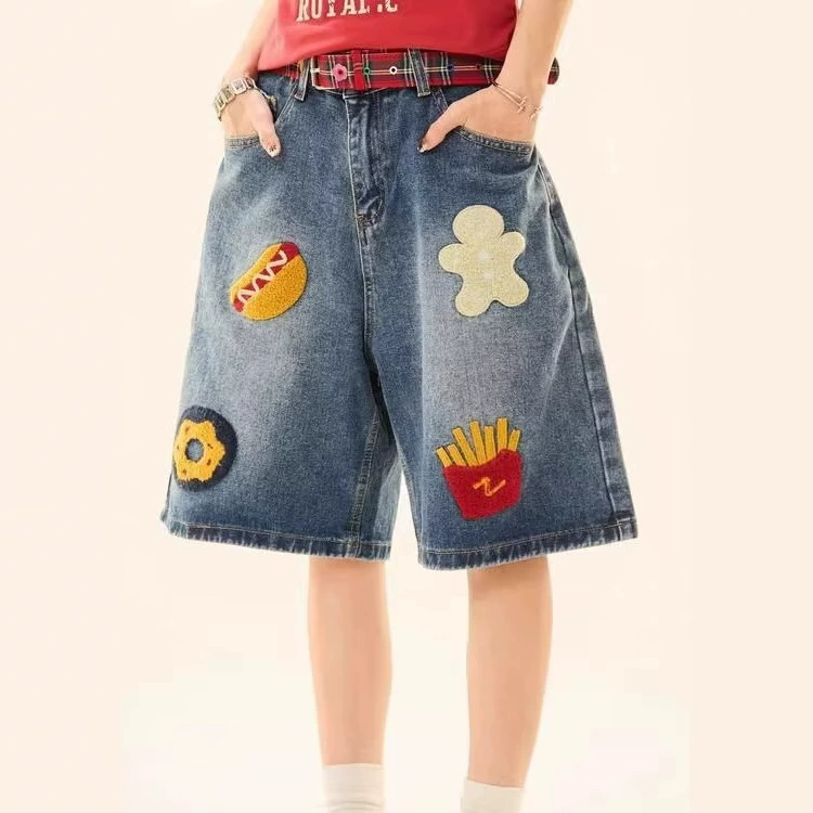 Американские ретро джинсовые шорты с вышивкой в ​​виде бургера и картофеля фри для женщин, летние высококачественные свободные универсальные широкие шорты до колена