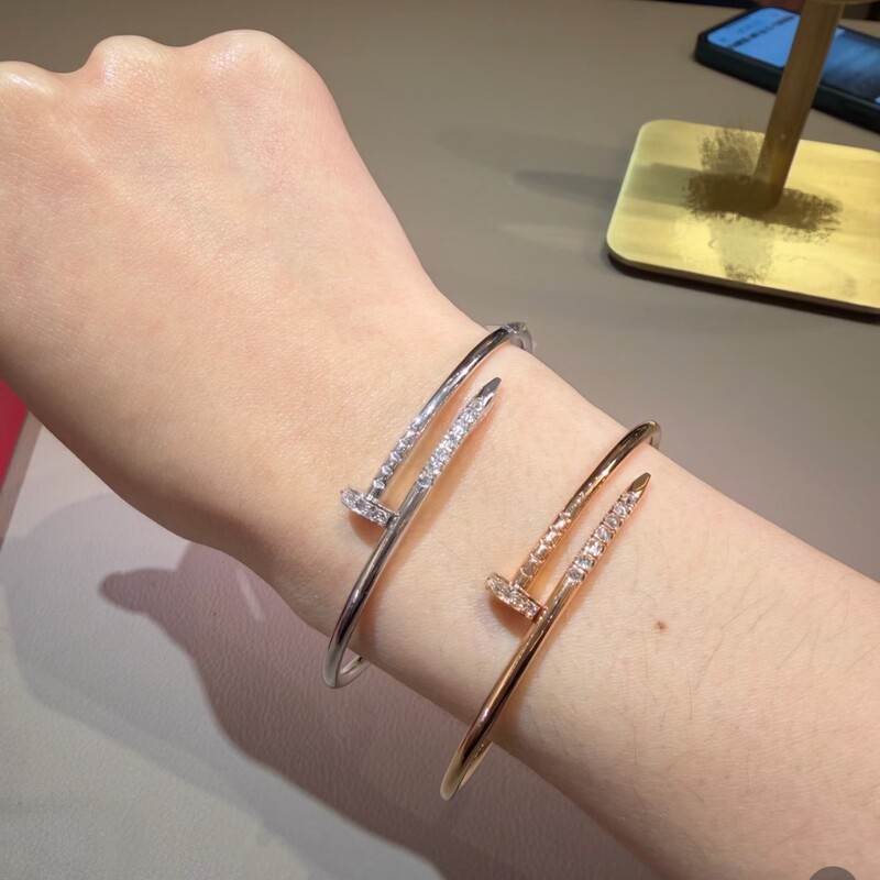 High-End New Model Nail Bracelet for Women, Classic Light Luxury with a High-End Feel, Inverted Diamond-Studded Nail Bracelet, Cross-Border Jewelry High-End New Model Nail Bracelet for Women, Classic Light Luxury with a High-End Feel, Inverted Diamond-Studded Nail Bracelet, Cross-Border Jewelry