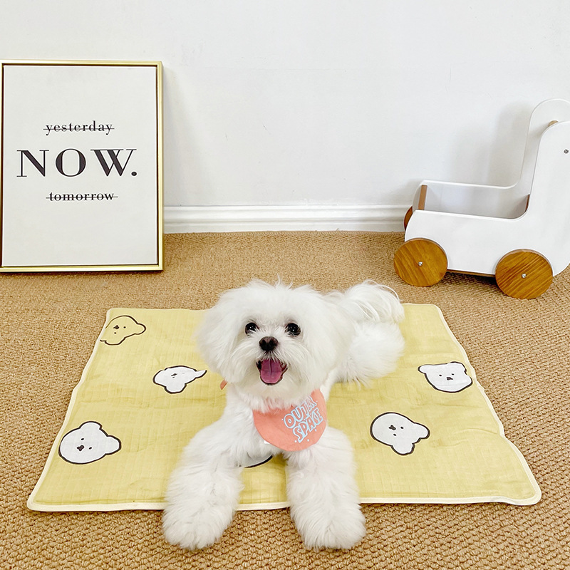 Желтый, с медвежатами