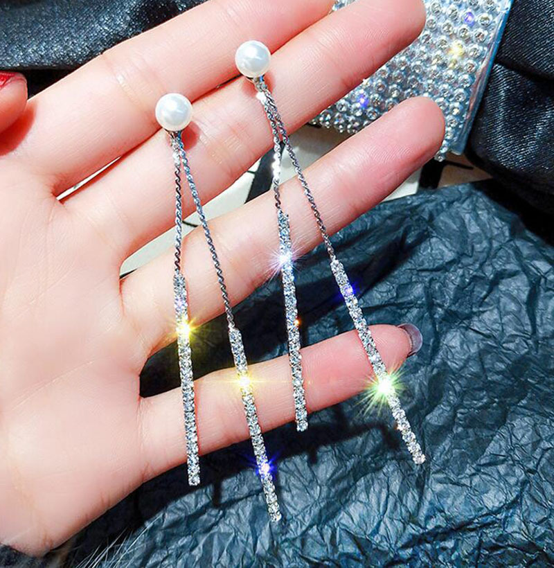 1 Pair Elegant Shiny Tassel Plating Inlay Alloy Artificial Diamond Drop Earrings display picture 2